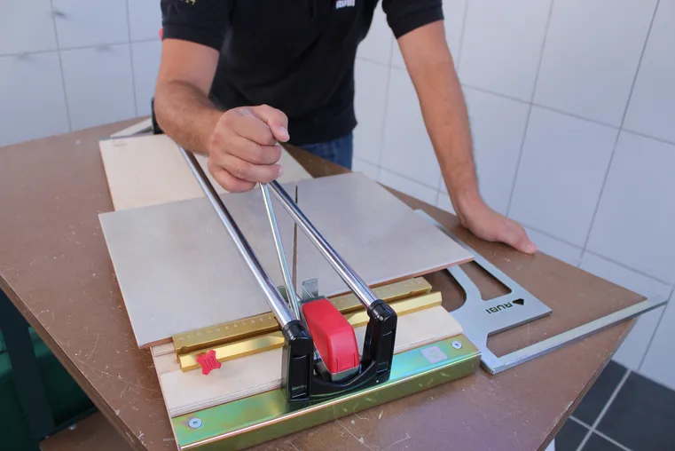 Cortador Manual de Ladrilhos e Azulejos RUBI Cortador Manual Tf Meister-60 15 Mm 550 Kg