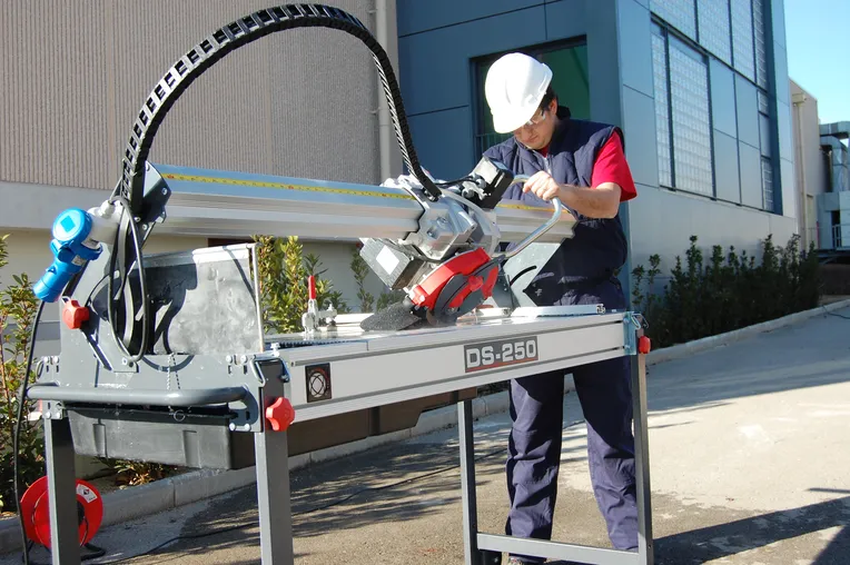 Cortador Manual de Ladrilhos e Azulejos RUBI Cortador Eléctrico Ds-250 1000 Laser&level 380v-50hz 3F 3 Cv/hp 51 Mm