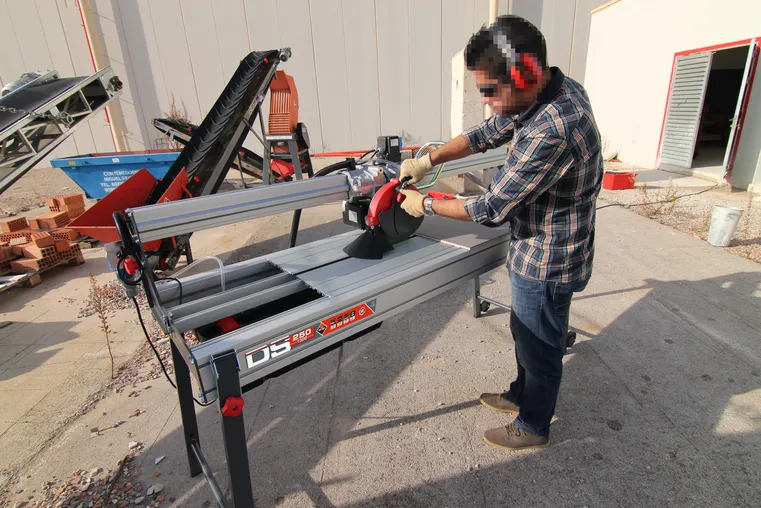 Cortador Manual de Ladrilhos e Azulejos RUBI Cortador Eléctrico Ds-250 1300 Laser&level 380V 50HZ 3F