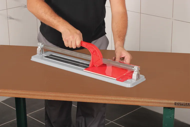 Cortador Manual de Ladrilhos e Azulejos RUBI Cortador Manual Basic-60 com Topo Laterale Esquadro 45º 61cm 43x43cm 10MM