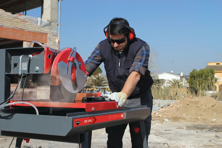 Cortador Manual de Ladrilhos e Azulejos RUBI Cortador Eléctrico Dr-350 230v-50hz 230v-50 Hz. 2800 71,5cm