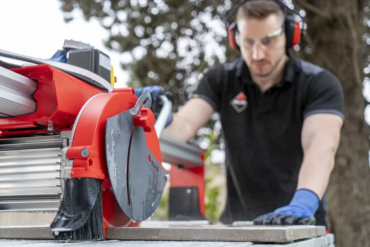Cortador Manual de Ladrilhos e Azulejos RUBI Cortador Eléctrico Ds-250-n 1300 Laser&level 230v-50hz 230v-50 Hz. 2800 132cm