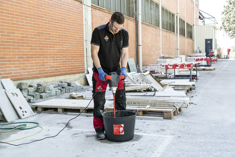 Equipamento Profissional Rubimix-8 Easy PRO 230V 50 / 60HZ 1400W 230v-50/60hz. 1ª 0-700rpm